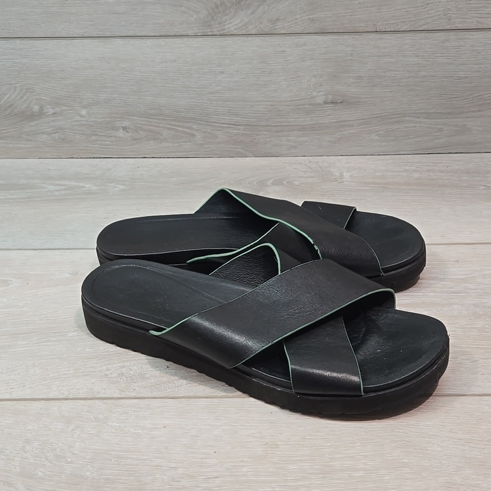 Ugg Australia Women Crisscross Leather Platform Sandals shoes sz 9